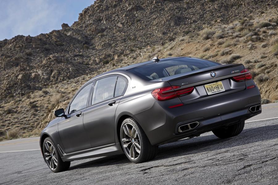  BMW M760i xDrive 2017 года  (NA) (фото 67 из 154)